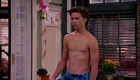 atores de game shakers,tanner buchanan game shakers